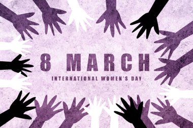 8 Mart. Uluslararası Kadınlar Günü 'nde eller birleşti. Kadın günü için feminist tasarım cinsiyet eşitliği sorusu metni. Feminizm arka planı veya duvar kağıdı.