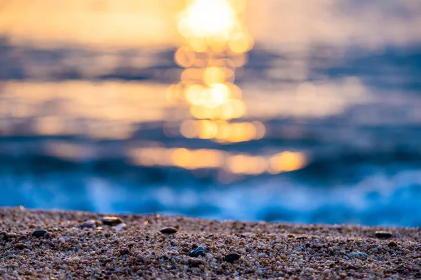 선택적으로 해변의 모래에 초점을 맞춘다 — 스톡 사진