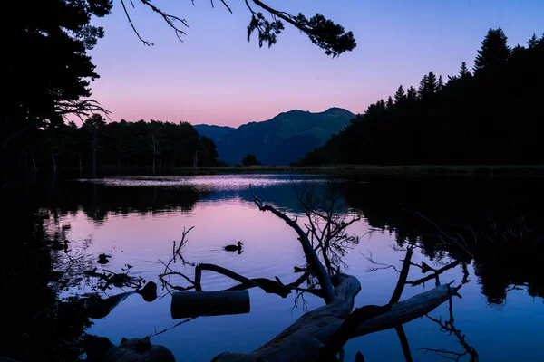 Fantastico Panorama Serale Sul Lago Alpino Montagna Pittoresco Tramonto Alba — Foto Stock