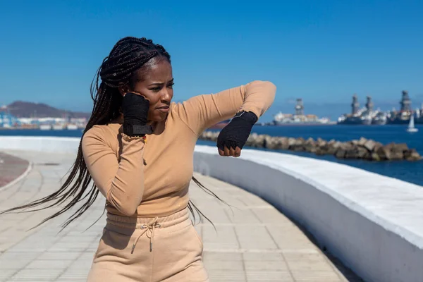 Young Black Girl Training Outdoors — Stock Photo, Image