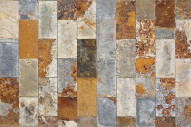 Kırsal dokuları ve paslı yatay duvar