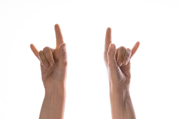Handgester. Tummen upp, det är en cool gest av rockern. Kvinnors hand — Stockfoto