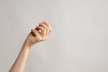 El hareketleri, parmağını şıklat. Kadın eli.