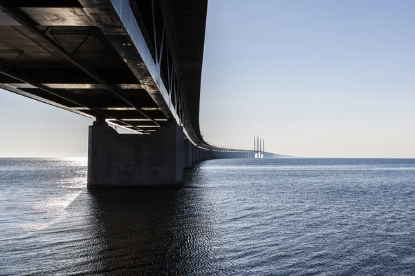 Oresund Bridge, oresunds bron, ponte sul mare, paesaggio architettonico in svedese — Foto Stock