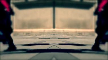 kalabalık sokak, düşük perspektif, centrum şehrin işlek cadde üzerinde yürüyen insanlar, Bitirim, işlek cadde, şehir şehir merkezine günde alışveriş.