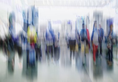 insanlar büyük şehirde işlek cadde, centrum şehrin insanlar acele ile