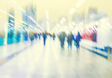 insanlar büyük şehirde işlek cadde, centrum şehrin insanlar acele ile