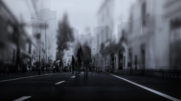 Silhouette von Menschen, die auf den Straßen der Großstadt einkaufen Tag, große Menschenmenge zu Fuß — Stockvideo