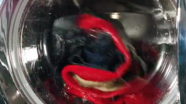 Çamaşır Makinesindeki Çamaşır Kalıplarından Biri Yakın Çekim Video Çekimi — Stok video