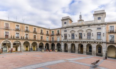 Avila Town Hall ile pazar yeri