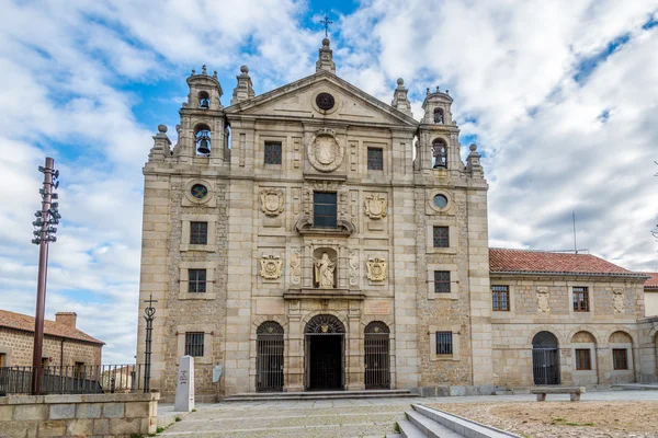 Pohled na klášter Santa Terezie z Avily - Španělsko — Stock fotografie
