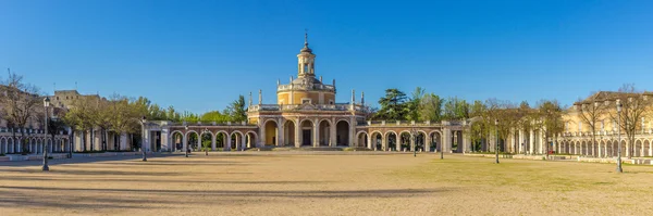 Panoramisch uitzicht op de kerk San Antonio van Aranjuez — Stockfoto