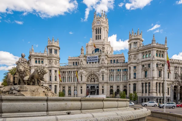 Palast und Brunnen von Cybele (Rathaus) in Madrid — Stockfoto
