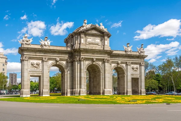 Alcala Gate of Madrid — Stock Photo, Image