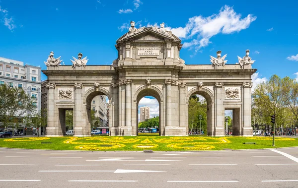 Alcala Gate (Puerta de Alcala) in Madrid — Stockfoto