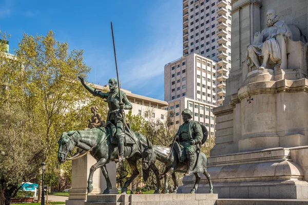 Cervantes Memorial with statues Don Quixote and Sancho Panza — Stock Photo, Image