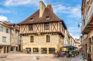 Saint Cere 'in ana binasında, 23 Haziran 2021, Saint Cere, Fransa. Kasaba Quercy 'de küçük bir metropolitan bölgenin merkezinde yer almaktadır..