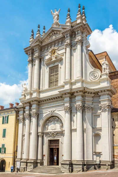 Utsikt Över Kyrkan Sant Andrea Apostol Gatorna Staden Bra Italien — Stockfoto