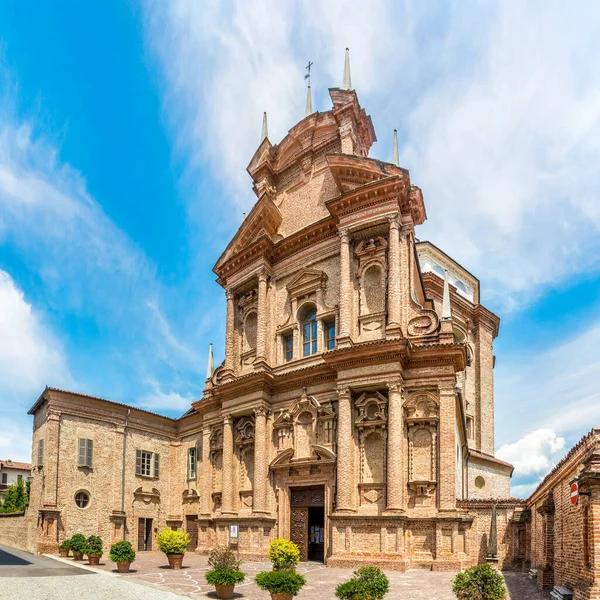 Vista Iglesia Nuestra Señora Del Pueblo Las Calles Cherasco Italia —  Fotos de Stock
