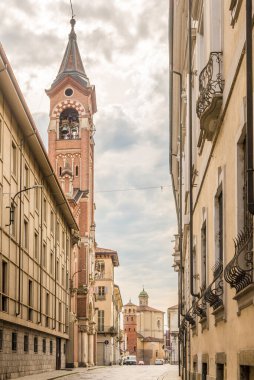 ASTI, İtalya - 27 Haziran 2021 - Asti sokaklarındaki San Giuseppe Kilisesi 'ne bakın. Asti ili 'nin başkentidir ve Montferrat' ın modern başkenti olarak kabul edilir..