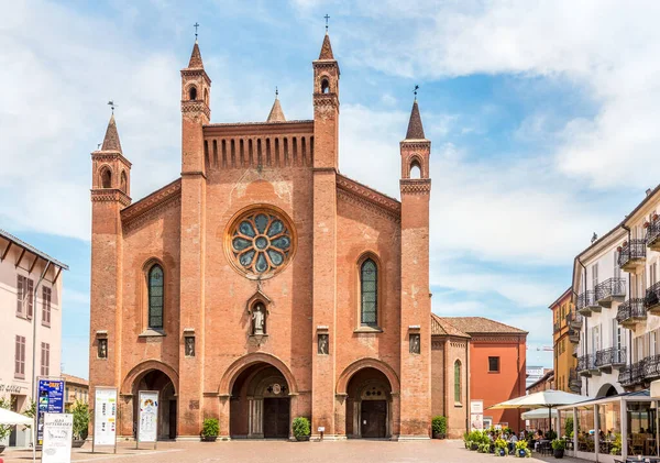 Alba Itália Junho 2021 Vista Para Catedral San Lorenzo Nas — Fotografia de Stock