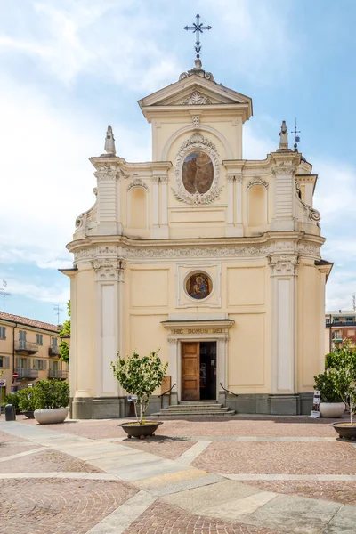 Вид Церкву Святого Івана Хрестителя Полленцо Італія — стокове фото