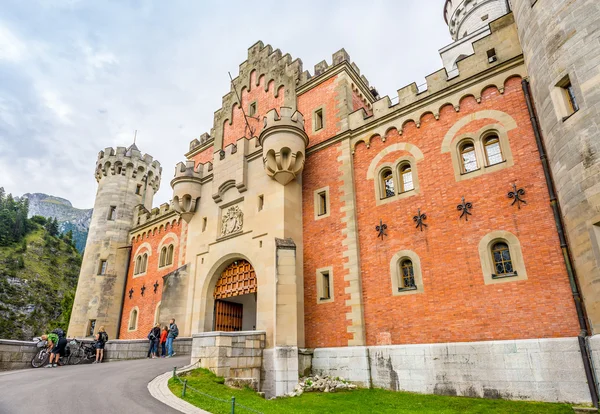 De poort naar kasteel neuschwanstein bekijken. — Stockfoto