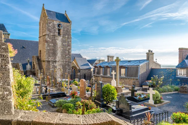 Kyrkogården av mont saint-michele — Stockfoto