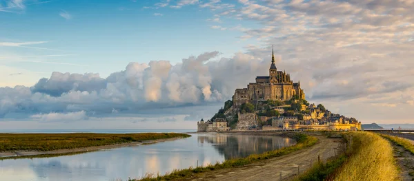 Vue panoramique le matin Mont Saint-Michel — Photo