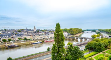 Verdun Köprüsü, merkez alan Kalesi: angers