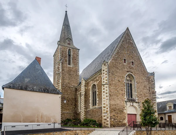 Iglesia de piedra en Brissac Quince — Foto de Stock