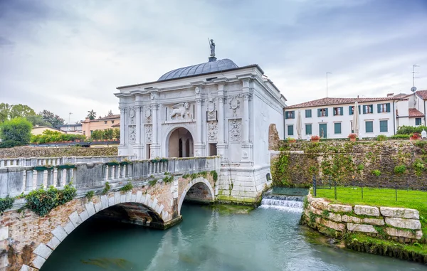 Brána do starého města Treviso — Stock fotografie