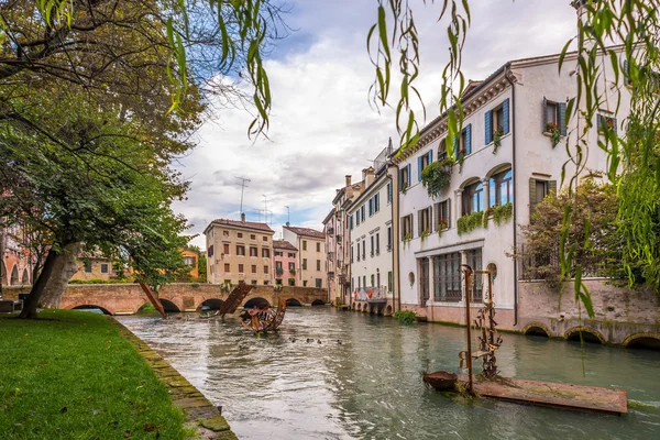 Treviso - sculptures in water — Stock Photo, Image