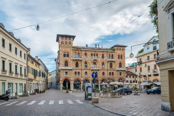 Plaats met "Building" in Treviso — Stockfoto