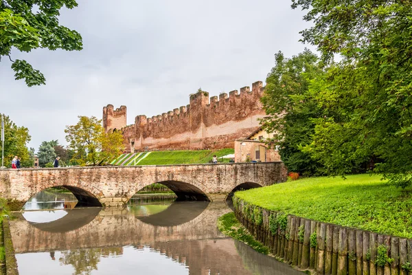 Ponte com fortificação de Castelfranco — Fotografia de Stock
