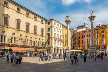 Vicenza sütunlara ile Piazza Signiori