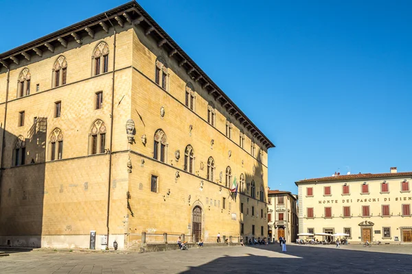 Byggnader i Piazza Duomo i Pistoia — Stockfoto