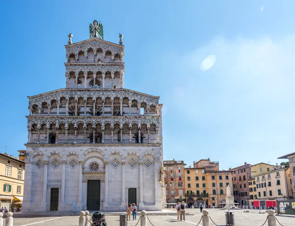 Chiesa della facciata San Michele in Foro a Lucca — Foto Stock