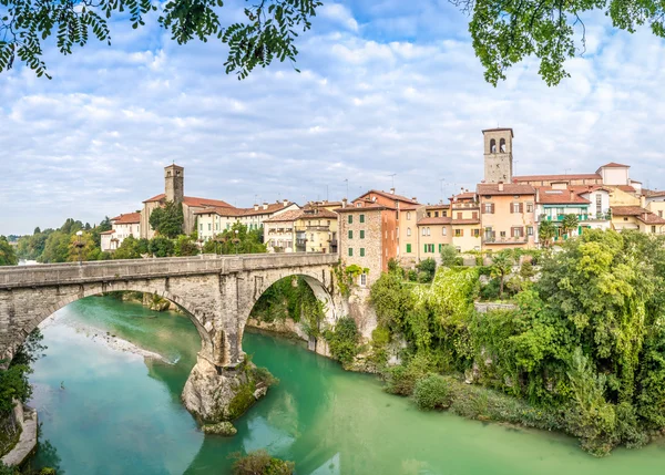 Cividale del Friuli s řeky a Devils bridge — Stock fotografie