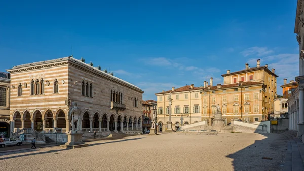 Liberta miejsce z Loggia del Lionello w Udine — Zdjęcie stockowe