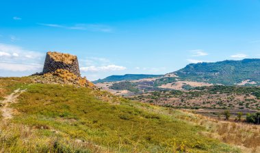 Sardunya doğada Nuraghe Peddaggiu