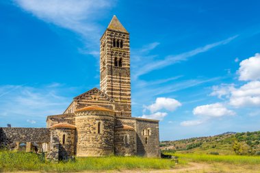Basilica kutsal Saccargia Trinity, arkadan görüntülemek