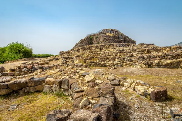 Nuraghe Su Nuraxi cerca de Barumuni en Cerdeña — Foto de Stock