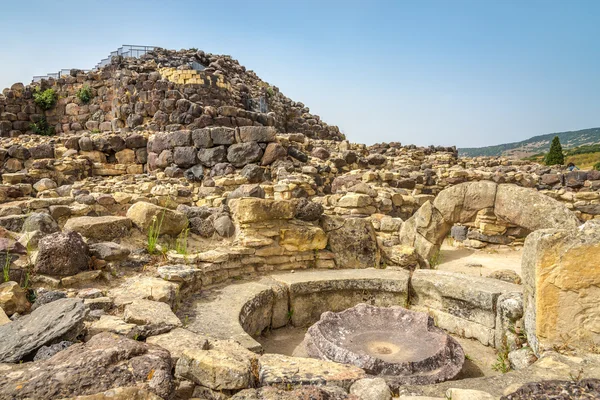 Nuraghe Barumuni Sardinya yakınındaki Su Nuraxi kalıntıları
