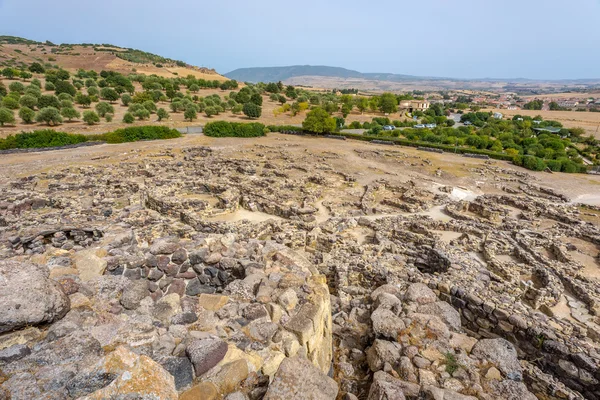 近くサルデーニャのバルーミニのス ・ ヌラクシのヌラーゲ遺跡で表示します。 — ストック写真