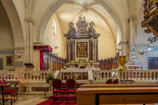 サン Antonio アバーテ カステルサルドの大聖堂の内部 — ストック写真