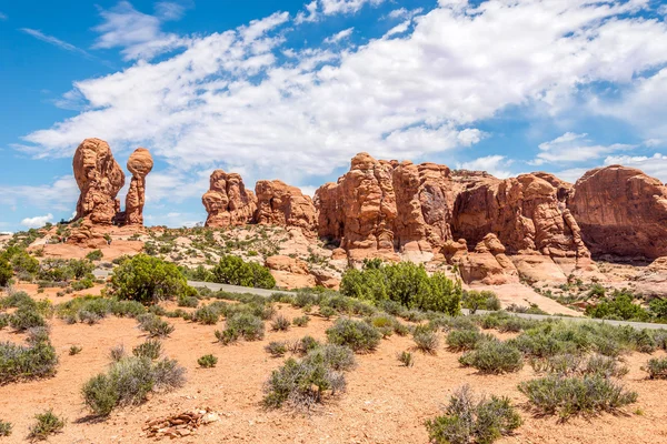 Rock Formations with Balanced Rock — Stock Photo, Image