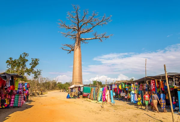 Markt an der Straße zur Baobab Avenue — Stockfoto