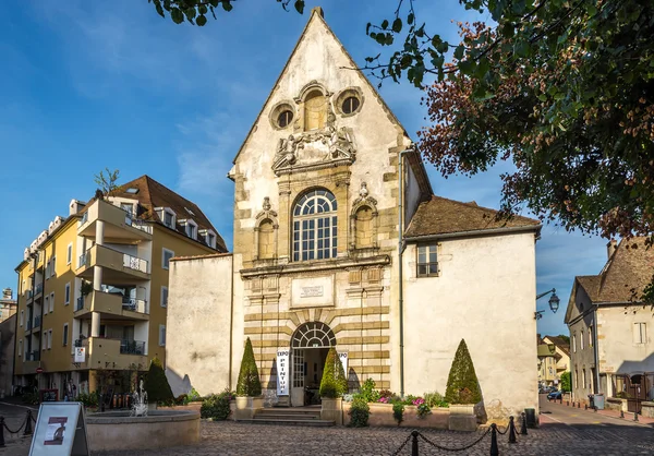 Eski kilise, Beaune sokaklarında — Stok fotoğraf