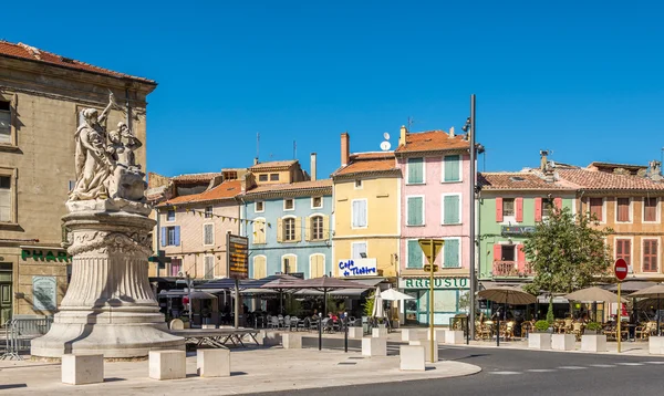 En las calles de la ciudad de naranja - Francia — Foto de Stock